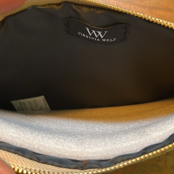 NWT VIRGINIA WOLF Mimi Curateur Clutch - Gold Vegan Metallic Leather‎ - Picture 7 of 10